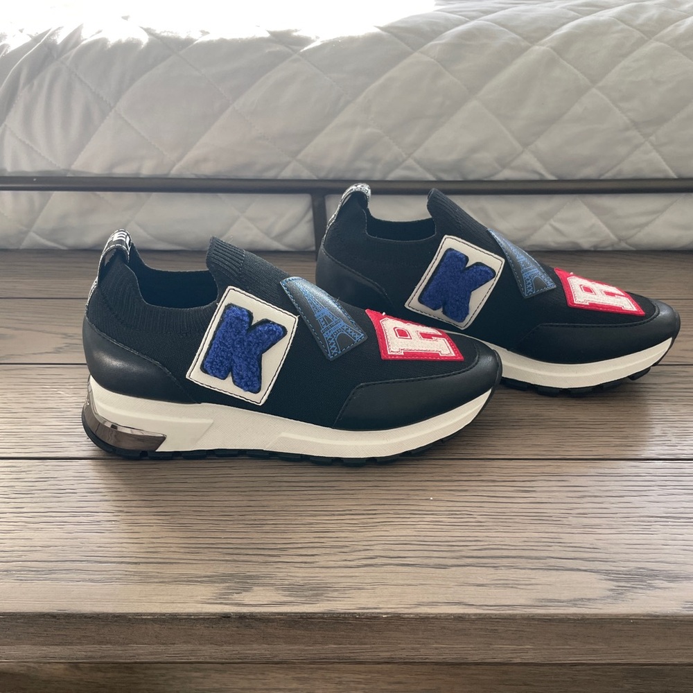 Karl Lagerfeld Paris Meadow Women Graphic Slip-On Sneakers